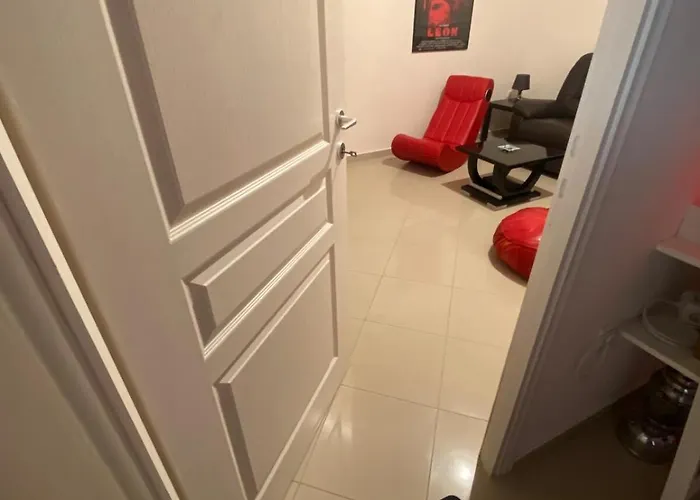 House * Petalídhion