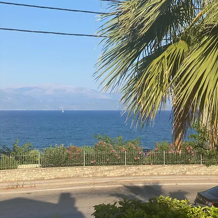 House * Petalídhion