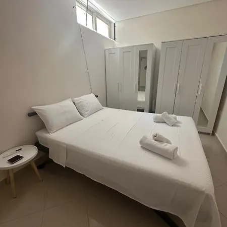 House * Petalídhion