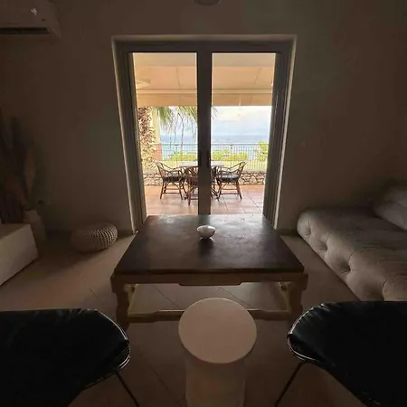 House Petalídhion