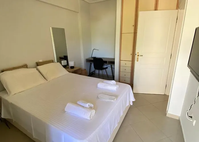 Apartament House Petalídhion