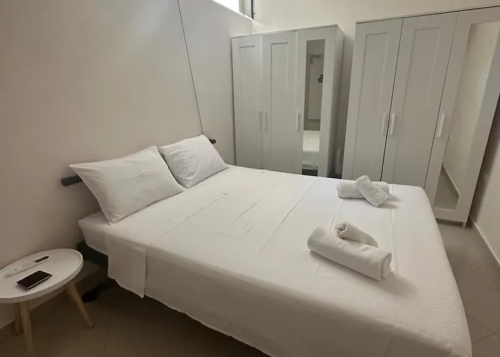 House * Petalídhion