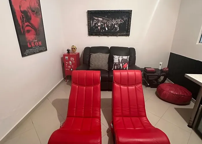 House * Petalídhion